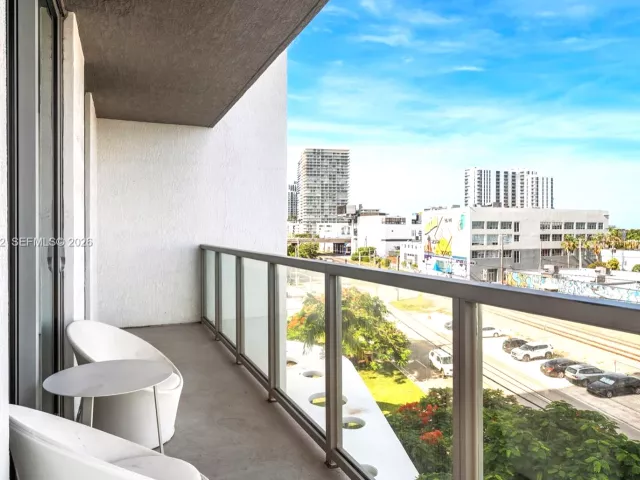 2-bedroom condo for sale in Miami - 3900 Biscayne Blvd S-400 - MondialRealty