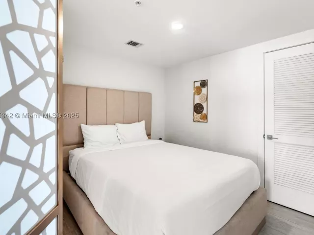 2-bedroom condo for sale in Miami - 3900 Biscayne Blvd S-400 - MondialRealty