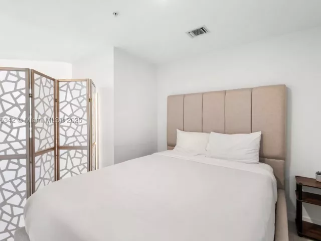 2-bedroom condo for sale in Miami - 3900 Biscayne Blvd S-400 - MondialRealty