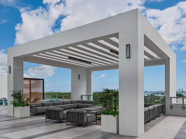 2-bedroom condo for sale in Miami - 3900 Biscayne Blvd S-400 - MondialRealty