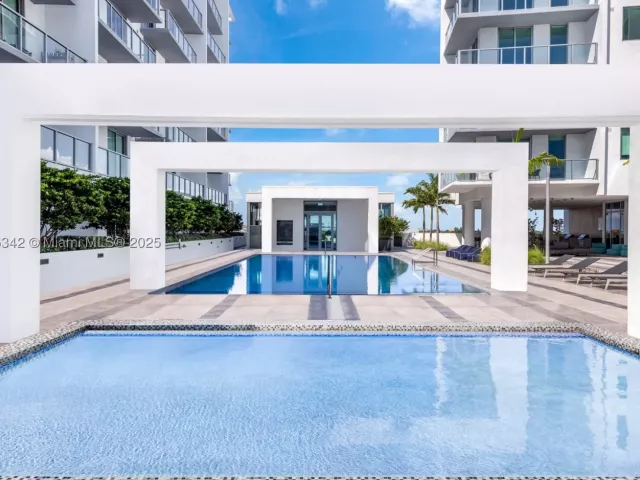 2-bedroom condo for sale in Miami - 3900 Biscayne Blvd S-400 - MondialRealty