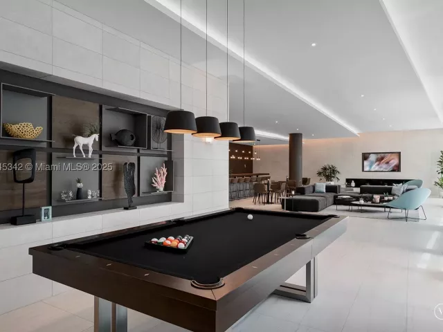 2-bedroom condo for sale in Miami - 3900 Biscayne Blvd S-400 - MondialRealty