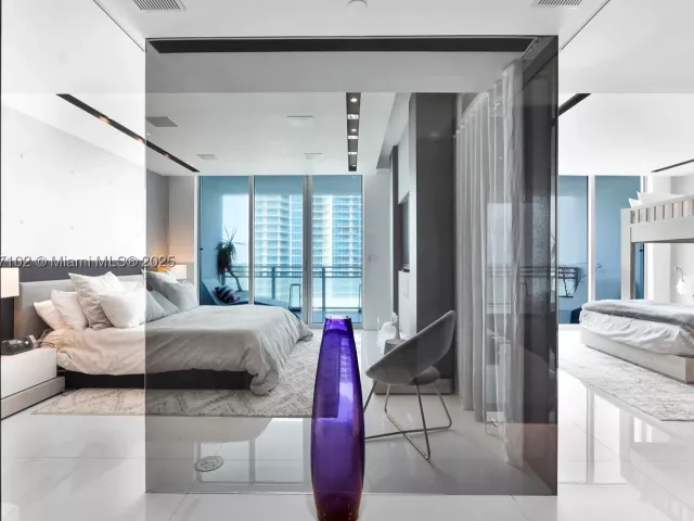 2-bedroom condo for rent in Hollywood - 3535 S Ocean Drive 2104 - MondialRealty
