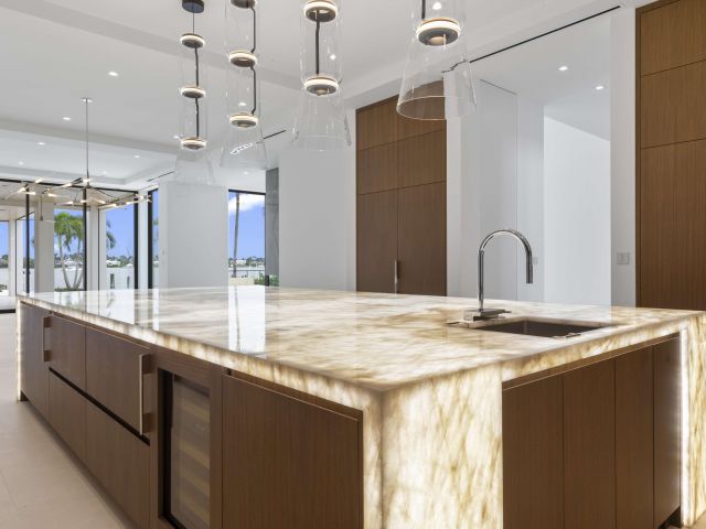 Home for sale at 2914 N Flagler Drive - photo 6335309