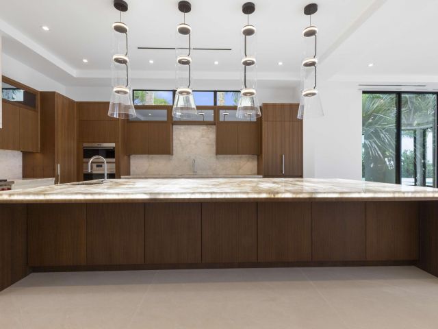 Home for sale at 2914 N Flagler Drive - photo 6335310