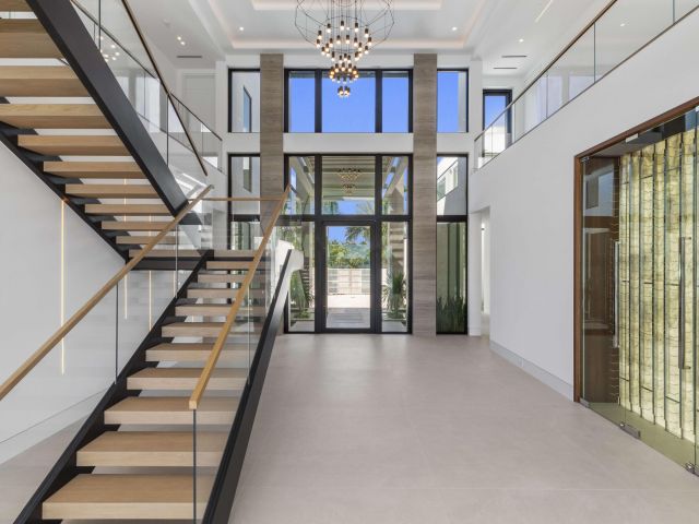 Home for sale at 2914 N Flagler Drive - photo 6335315