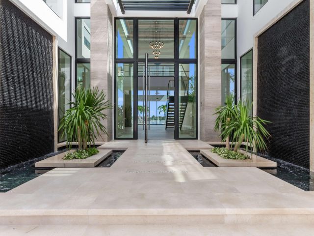 Home for sale at 2914 N Flagler Drive - photo 6335316