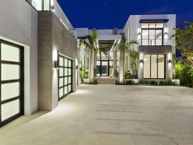 Home for sale at 2914 N Flagler Drive - photo 6335317