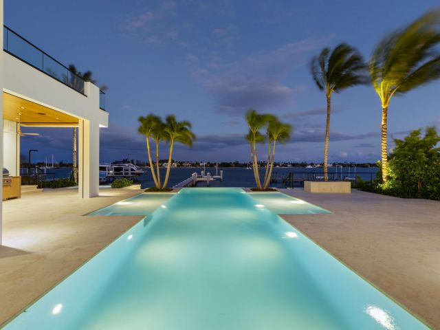 Home for sale at 2914 N Flagler Drive - photo 6335319