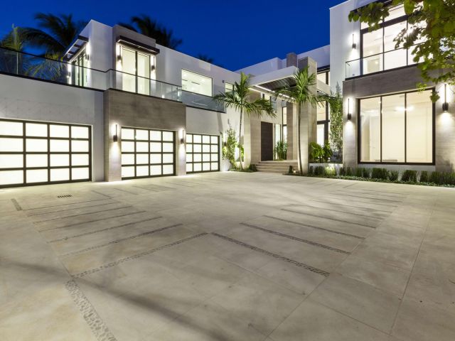 Home for sale at 2914 N Flagler Drive - photo 6335321