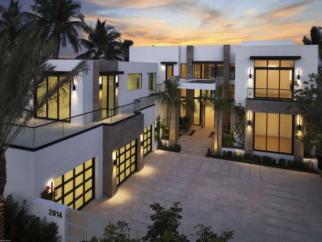 Home for sale at 2914 N Flagler Drive - photo 6335324