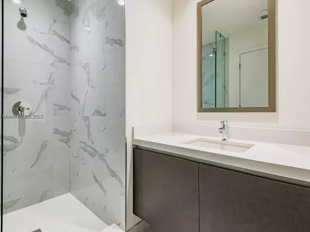 1-bedroom condo for sale in Miami - 851 NE 1st Ave 2100 - MondialRealty