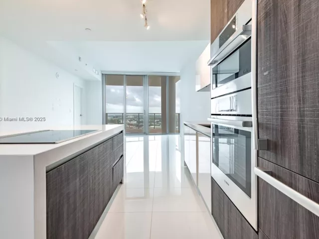 1-bedroom condo for sale in Miami - 851 NE 1st Ave 2100 - MondialRealty