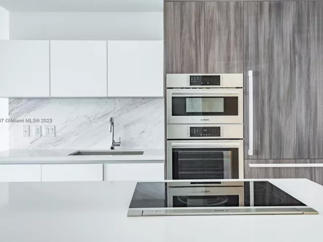 1-bedroom condo for sale in Miami - 851 NE 1st Ave 2100 - MondialRealty