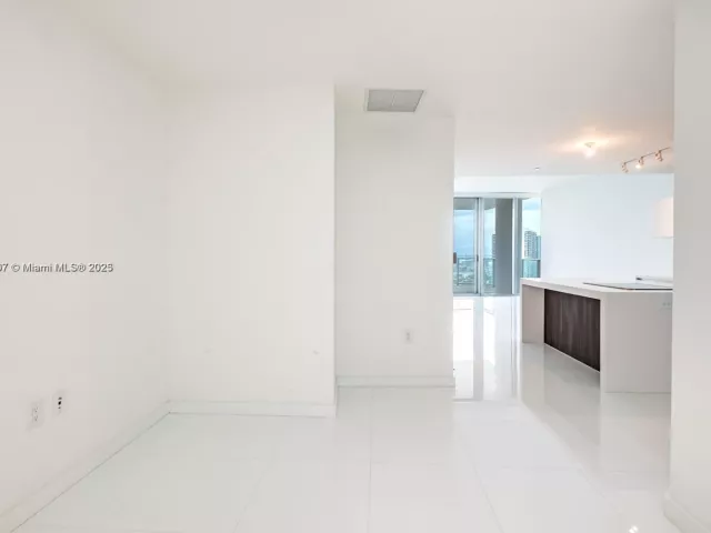 1-bedroom condo for sale in Miami - 851 NE 1st Ave 2100 - MondialRealty