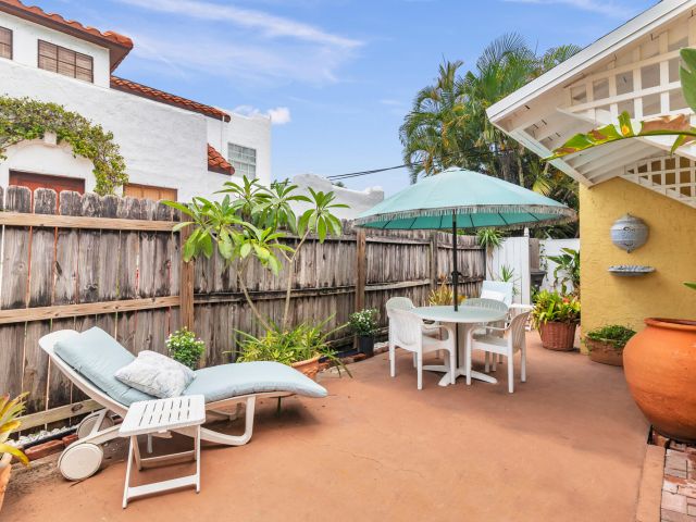 Home for sale at 239 Lytton Court - photo 6345152