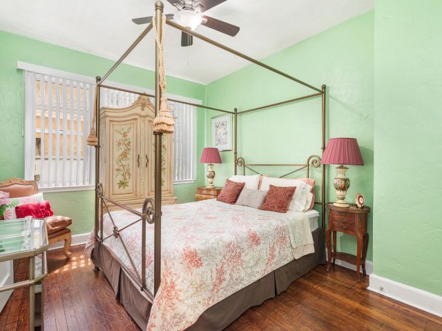 Home for sale at 239 Lytton Court - photo 6345158