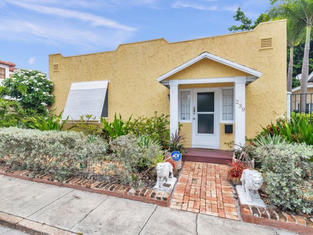 Home for sale at 239 Lytton Court - photo 6345167