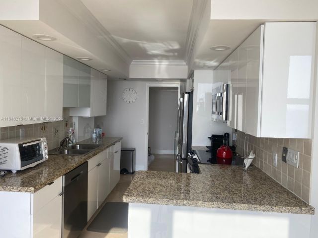 Apartment for rent  Unit #B1107 - photo 6335674