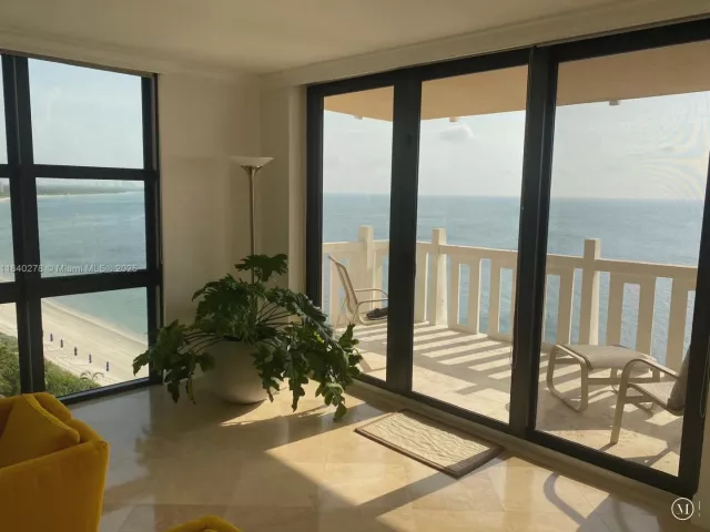 2-bedroom condo for rent in Key Biscayne - 1111 Crandon Blvd B1107 - MondialRealty
