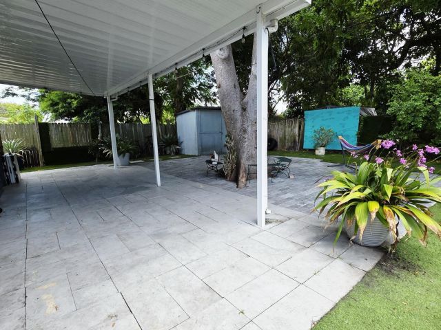 Home for sale at 727 Glenridge Drive - photo 6336806