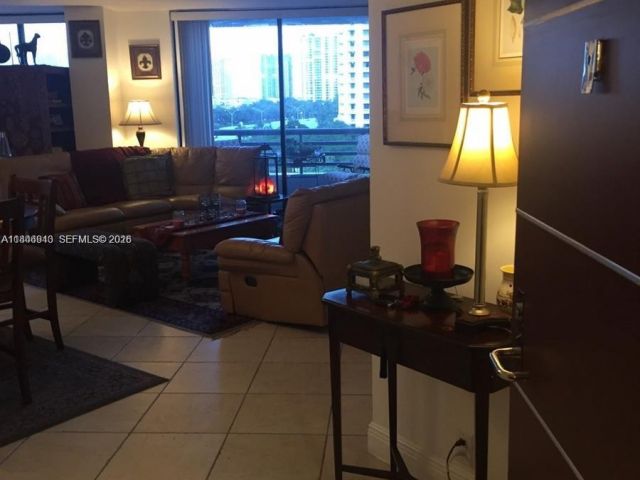 Apartment for rent  Unit #707 - photo 7438438