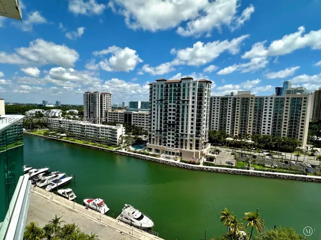 2-bedroom condo for sale in Sunny Isles Beach - 100 Bayview Dr 1405 - MondialRealty