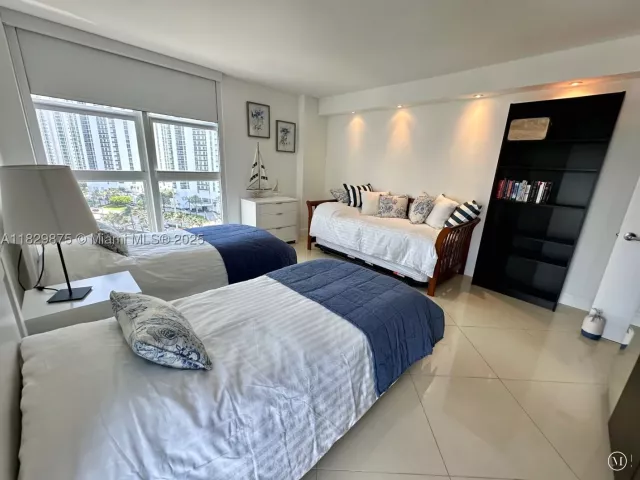2-bedroom condo for sale in Sunny Isles Beach - 100 Bayview Dr 1405 - MondialRealty