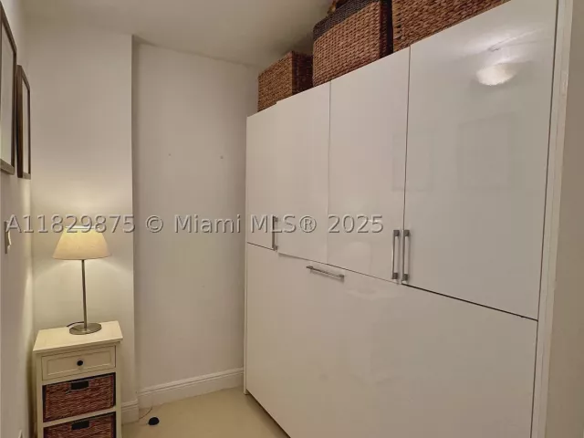 2-bedroom condo for sale in Sunny Isles Beach - 100 Bayview Dr 1405 - MondialRealty
