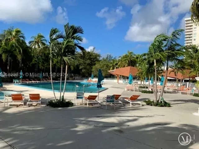 2-bedroom condo for sale in Sunny Isles Beach - 100 Bayview Dr 1405 - MondialRealty