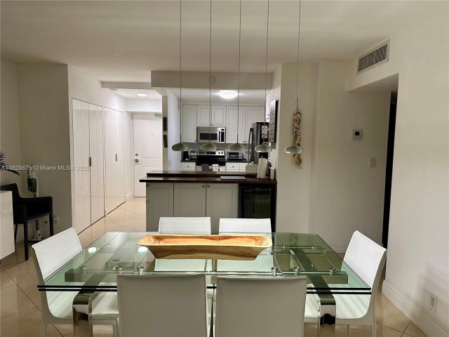 Apartment for sale  Unit #1405 - photo 6338061