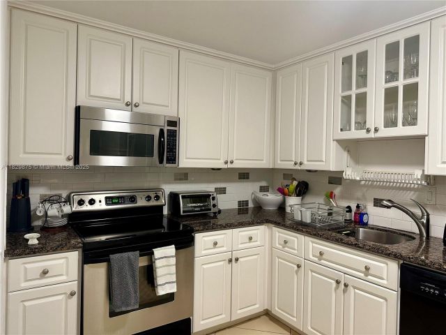 Apartment for sale  Unit #1405 - photo 6338063