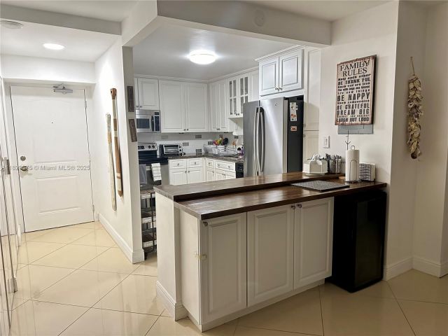 Apartment for sale  Unit #1405 - photo 6338064