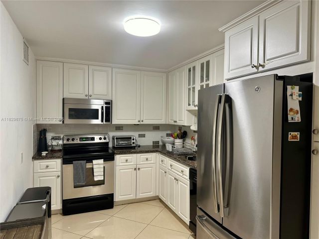 Apartment for sale  Unit #1405 - photo 6338065