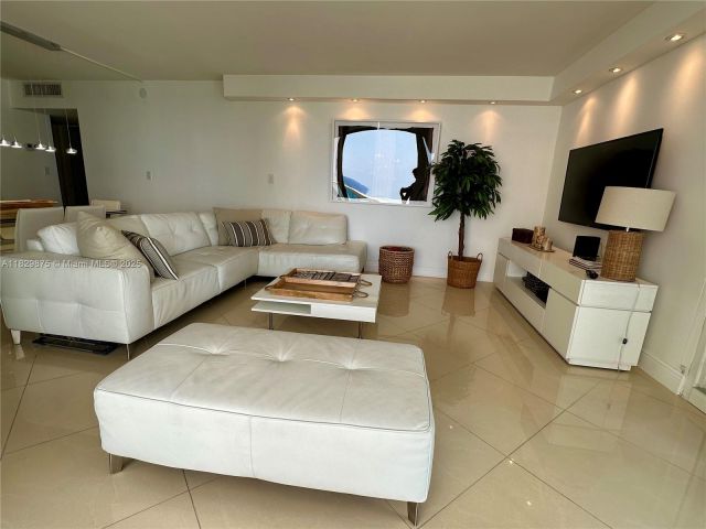 Apartment for sale  Unit #1405 - photo 6338067