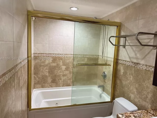 3-bedroom condo for sale in Sunny Isles Beach - 19380 Collins Ave 802 - MondialRealty