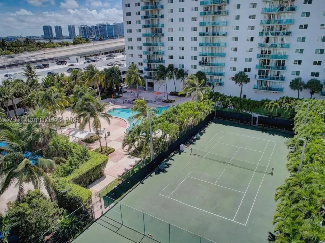 3-bedroom condo for sale in Sunny Isles Beach - 19380 Collins Ave 802 - MondialRealty