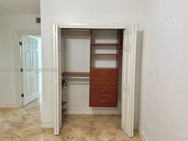 3-bedroom condo for sale in Sunny Isles Beach - 19380 Collins Ave 802 - MondialRealty