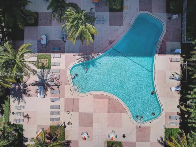 3-bedroom condo for sale in Sunny Isles Beach - 19380 Collins Ave 802 - MondialRealty