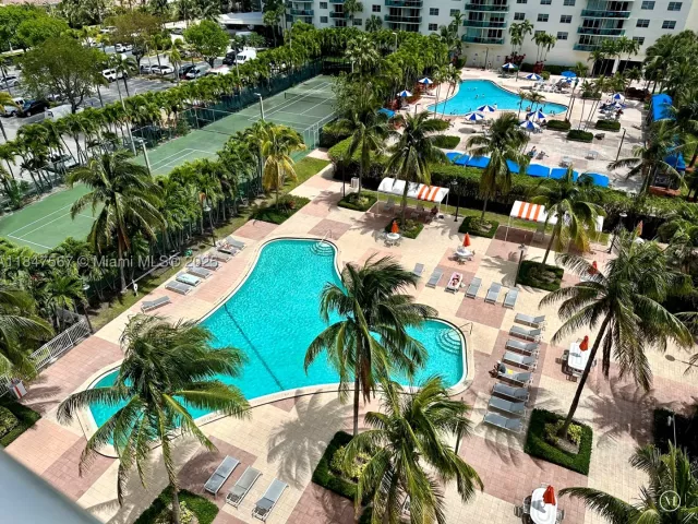 3-bedroom condo for sale in Sunny Isles Beach - 19380 Collins Ave 802 - MondialRealty
