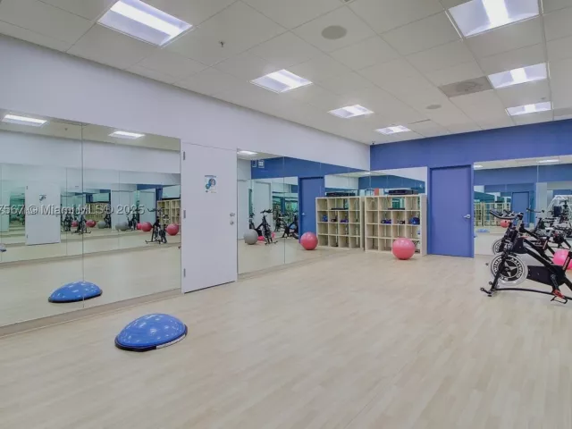 3-bedroom condo for sale in Sunny Isles Beach - 19380 Collins Ave 802 - MondialRealty