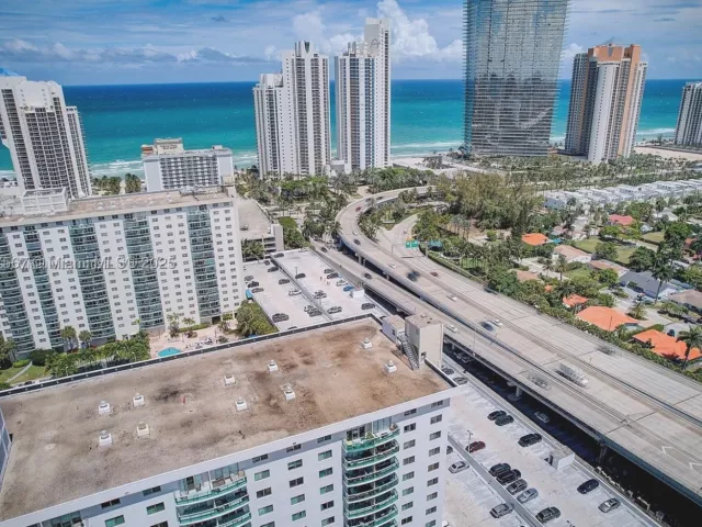 3-bedroom condo for sale in Sunny Isles Beach - 19380 Collins Ave 802 - MondialRealty