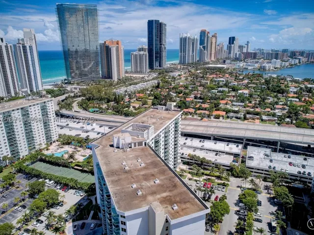 3-bedroom condo for sale in Sunny Isles Beach - 19380 Collins Ave 802 - MondialRealty