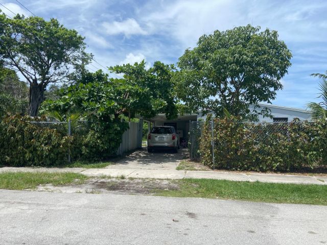 Home for sale at 520 SW 15th Terrace - photo 6402637