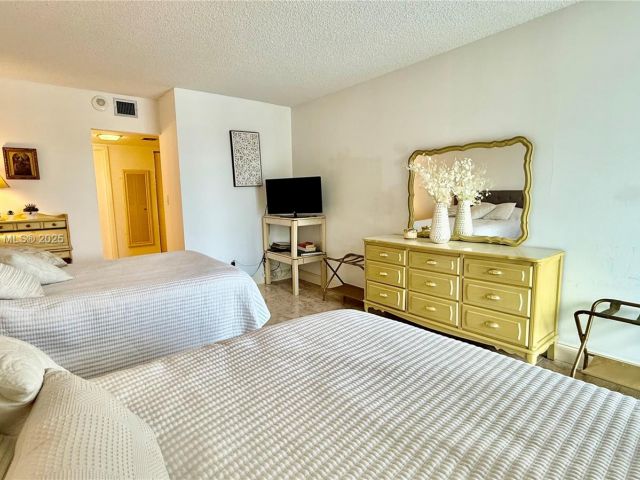Apartment for sale  Unit #429 - photo 6340340