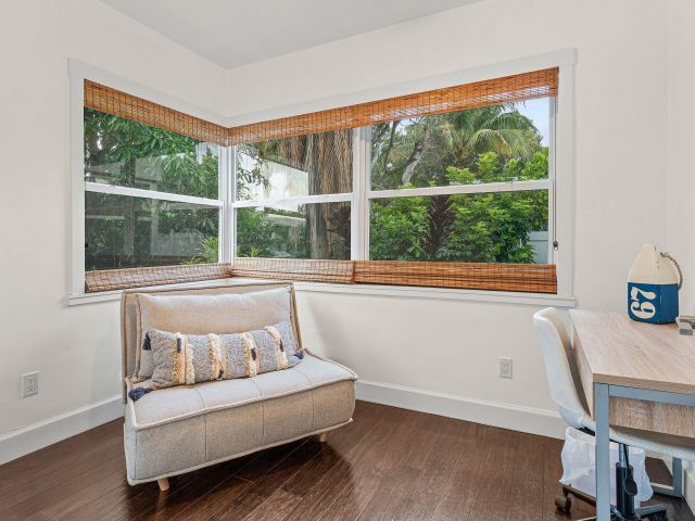 Home for rent at 414 NE 7th Avenue - photo 6363098