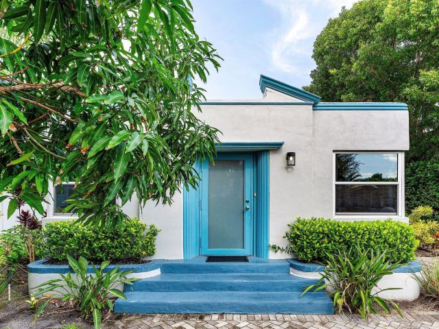 Home for rent at 414 NE 7th Avenue - photo 6363100