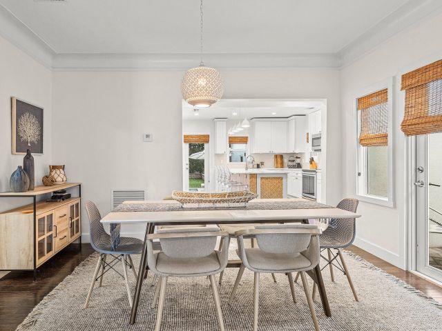 Home for rent at 414 NE 7th Avenue - photo 6704095