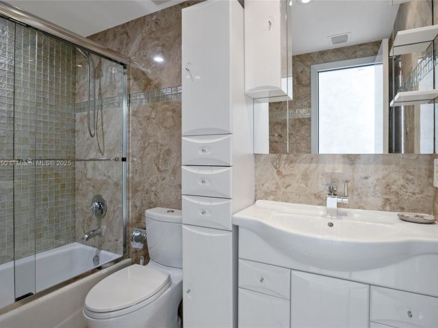 Apartment for rent  Unit #PH-5102 - photo 6639187