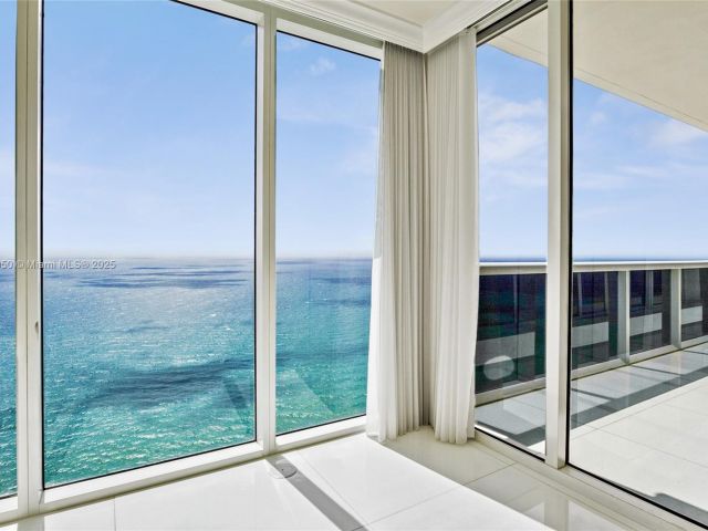 Apartment for rent  Unit #PH-5102 - photo 6639188